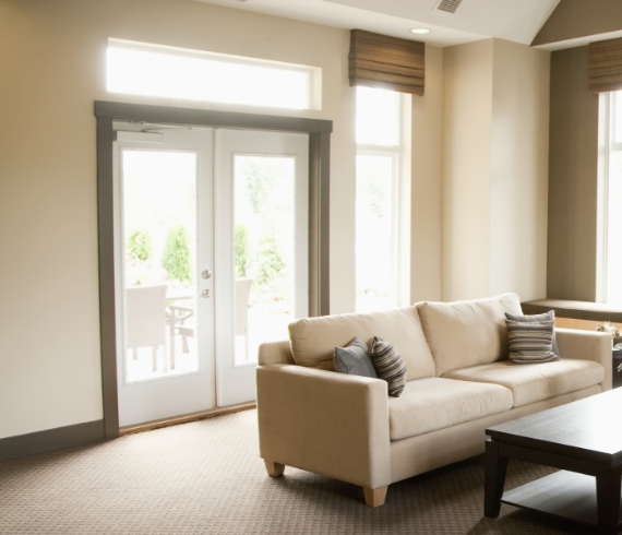 Living Room Z5aqt8b.jpg